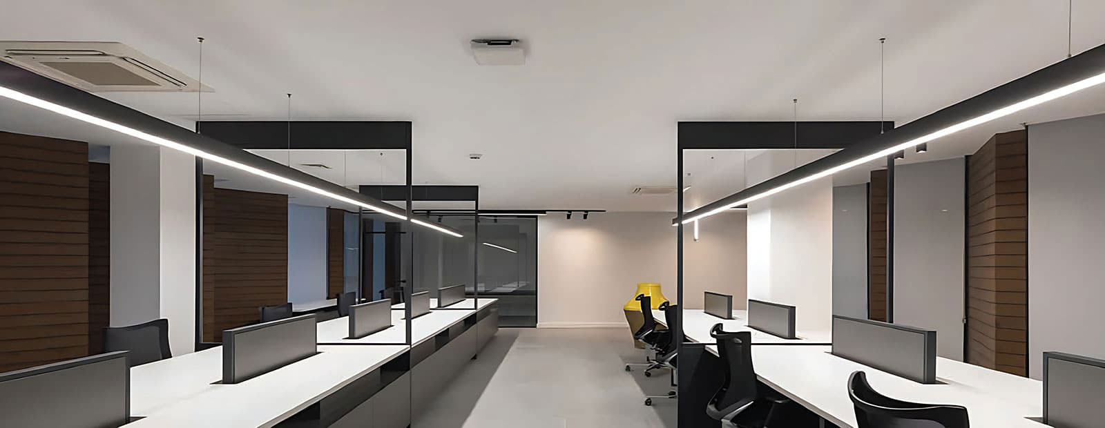 Kish Office with fenos luminaire